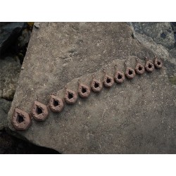 Ciężarek ołowiany Delphin CyberBARBED z otworem 100g 101003701