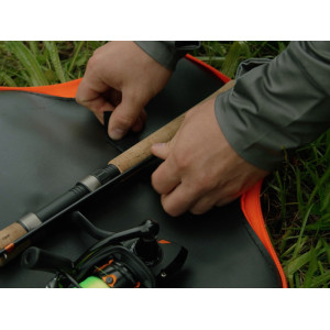 Pokrowiec na wędki Delphin SpinCASE EVA 100cm 101006180